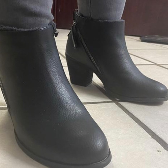 Torrid Black Faux Leather Side Zip Heel Bootie (11 WW) - Picture 6 of 8